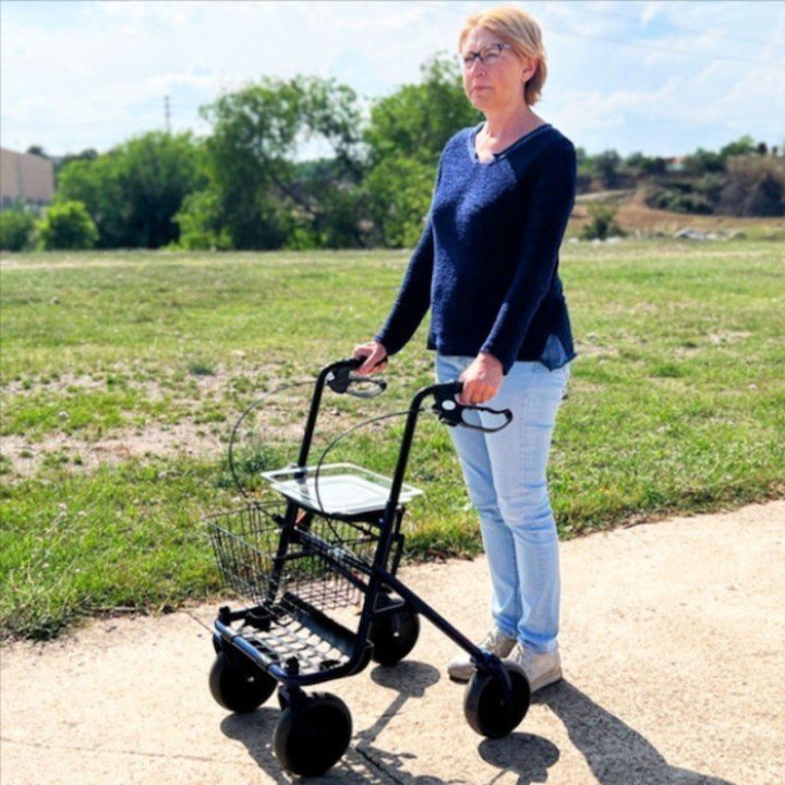 Rolator polivalente plegable