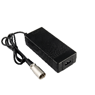 Cargador de 2A 24V para scooter eléctrica