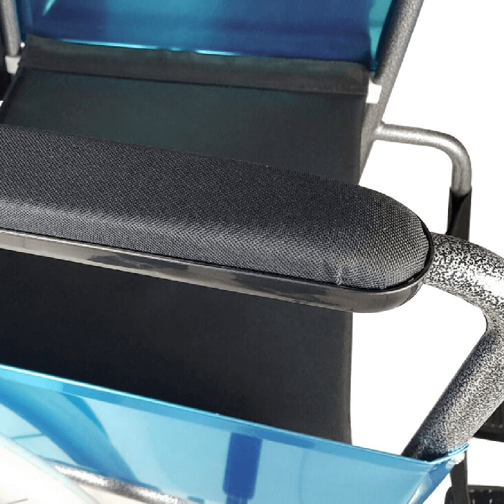 Silla de ruedas plegable y autopropulsable