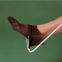 Pone medias y calcetines de compresión con calzador largo 'Brevetti' - Ayudas dinámicas