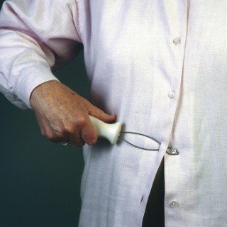 Abrochabotones con mango anatómico